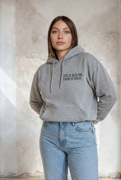 Felpa TUTI SE ALSA MA POCHI SE SVEJA